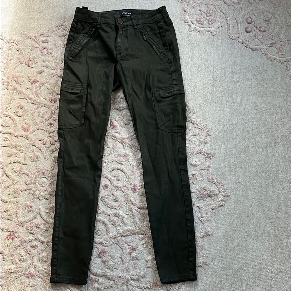 Never Worn. Women's Olive Green Cargo Jeans